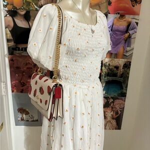 ditsy daisy floral dress